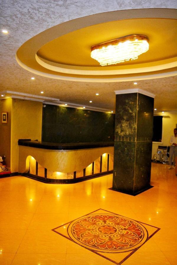 Boulevard Apartment Hotel Gurdaka Kültér fotó